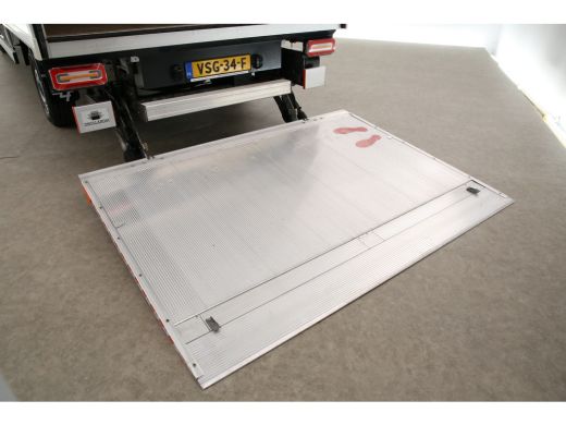 Volkswagen Crafter 35 2.0 TDI | Bakwagen | Laadklep | Zijdeur | 3000KG Trekgew. | 3-Zits | Airco | Cruise | Carplay ActivLease financial lease