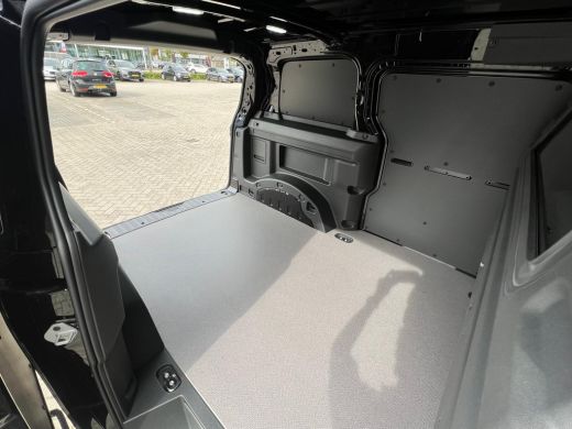 Volkswagen ID. Buzz Cargo Cargo Anniversary Edition 340pk | Achteruitrijcamera | Apple Carplay/Android Auto | Keyless start ActivLease financial lease