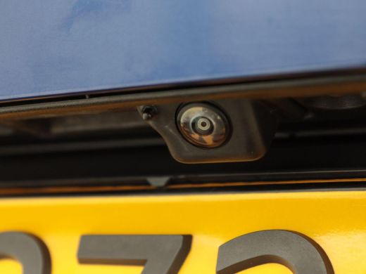 Volkswagen ID.4 First 77 kWh Automaat 205 Pk | Trekhaak | Adaptive Cruise | Camera | CarPlay | Navigatie | LED | ... ActivLease financial lease