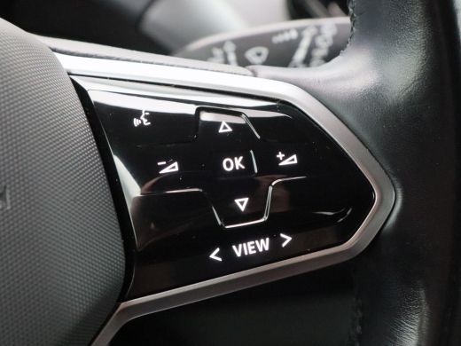 Volkswagen ID.4 First 77 kWh Automaat 205 Pk | Trekhaak | Adaptive Cruise | Camera | CarPlay | Navigatie | LED | ... ActivLease financial lease