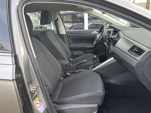 Volkswagen Polo 1.0 TSI Highline Business | Parkeer Sensoren | Stoelverwarming | Navi | Cruise ActivLease financial lease