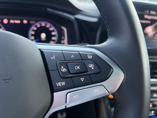 Volkswagen T-Roc 1.5 TSI R-Line Business | Pano | Vol! | | 150Pk | Automaat | ActivLease financial lease