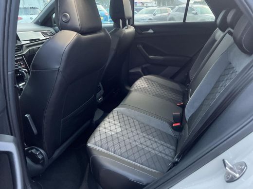 Volkswagen T-Roc 1.5 TSI R-Line Business | Pano | Vol! | | 150Pk | Automaat | ActivLease financial lease