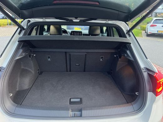 Volkswagen T-Roc 1.5 TSI R-Line Business | Pano | Vol! | | 150Pk | Automaat | ActivLease financial lease