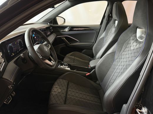 Volkswagen Tiguan 1.5 eHYBRID 272PK NW AUTO R-LINE BLACK PANO XL.NAVI BLACK.STYLE 360.CAM ELEK.KLEP MATRIX.LED 20''... ActivLease financial lease