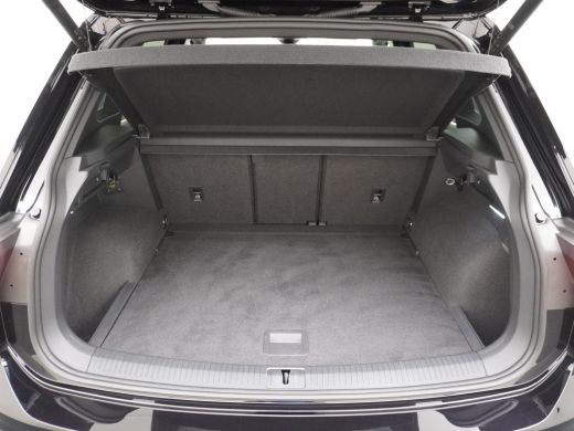 Volkswagen Tiguan 1.5 TSI R-Line Business VAN: 47.900,- VOOR: 39.877,- UW EINDEJAARSVOORDEEL: 8.023,- EURO R LINE i... ActivLease financial lease