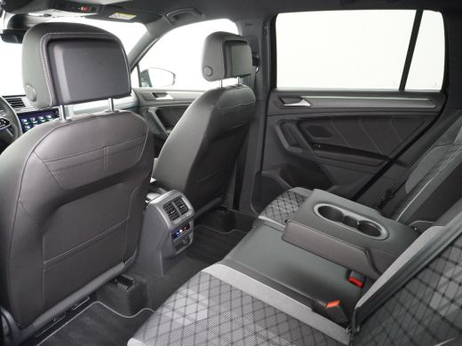 Volkswagen Tiguan 1.5 TSI R-Line Business VAN: 47.900,- VOOR: 39.877,- UW EINDEJAARSVOORDEEL: 8.023,- EURO R LINE i... ActivLease financial lease