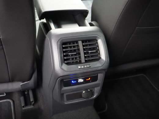 Volkswagen Tiguan 1.5 TSI R-Line Business VAN: 47.900,- VOOR: 39.877,- UW EINDEJAARSVOORDEEL: 8.023,- EURO R LINE i... ActivLease financial lease