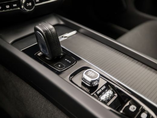 Volvo  V60 2.0 B3 Sport Automaat (APPLE CARPLAY, GROOT NAVI, KEYLESS, ADAPTIVE CRUISE, ELEK SPORTSTOELEN, GE... ActivLease financial lease