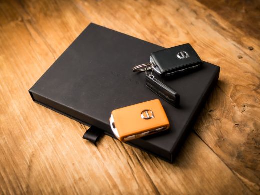 Volvo  V60 2.0 B3 Sport Automaat (APPLE CARPLAY, GROOT NAVI, KEYLESS, ADAPTIVE CRUISE, ELEK SPORTSTOELEN, GE... ActivLease financial lease