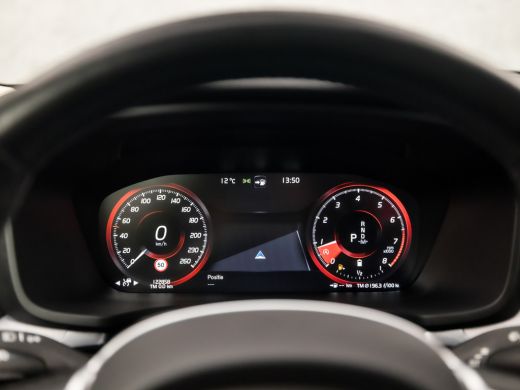 Volvo  V60 2.0 B3 Sport Automaat (APPLE CARPLAY, GROOT NAVI, KEYLESS, ADAPTIVE CRUISE, ELEK SPORTSTOELEN, GE... ActivLease financial lease