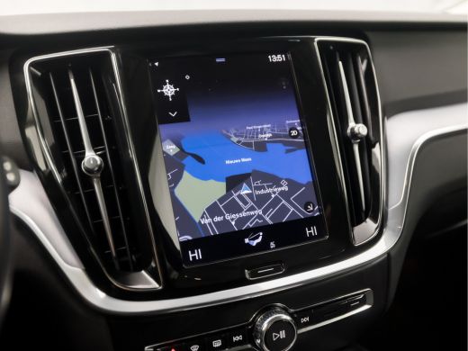 Volvo  V60 2.0 B3 Sport Automaat (APPLE CARPLAY, GROOT NAVI, KEYLESS, ADAPTIVE CRUISE, ELEK SPORTSTOELEN, GE... ActivLease financial lease