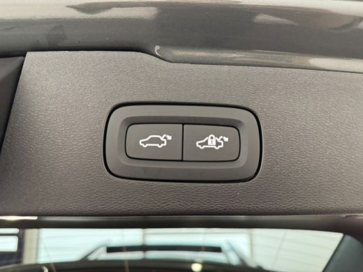 Volvo  V60 T6 Plug-in hybrid AWD Ultra Dark | Achterbank verwarmd | Airco separaat achter | Apple Carplay/An... ActivLease financial lease