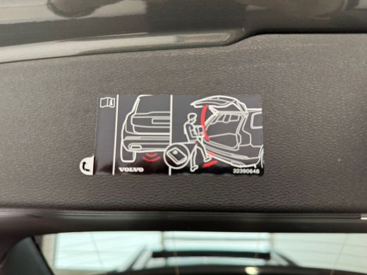 Volvo  V60 T6 Plug-in hybrid AWD Ultra Dark | Achterbank verwarmd | Airco separaat achter | Apple Carplay/An... ActivLease financial lease