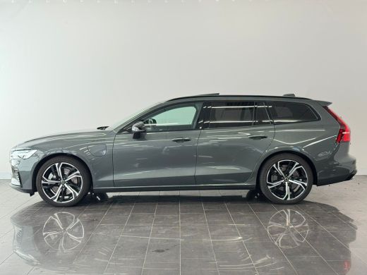 Volvo  V60 T6 Plug-in hybrid AWD Ultra Dark | Achterbank verwarmd | Airco separaat achter | Apple Carplay/An... ActivLease financial lease