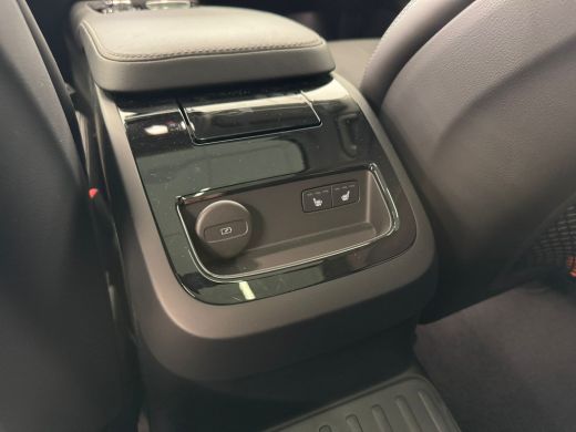 Volvo  V60 T6 Plug-in hybrid AWD Ultra Dark | Achterbank verwarmd | Airco separaat achter | Apple Carplay/An... ActivLease financial lease
