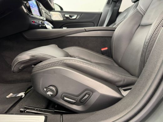 Volvo  V60 T6 Plug-in hybrid AWD Ultra Dark | Achterbank verwarmd | Airco separaat achter | Apple Carplay/An... ActivLease financial lease