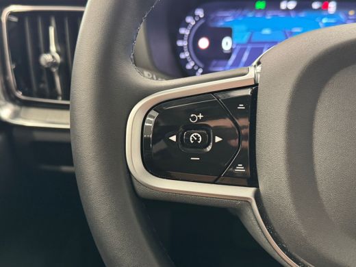 Volvo  V60 T6 Plug-in hybrid AWD Ultra Dark | Achterbank verwarmd | Airco separaat achter | Apple Carplay/An... ActivLease financial lease