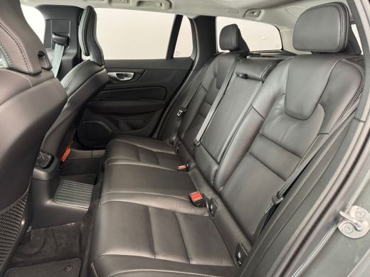 Volvo  V60 T6 Plug-in hybrid AWD Ultra Dark | Achterbank verwarmd | Airco separaat achter | Apple Carplay/An... ActivLease financial lease