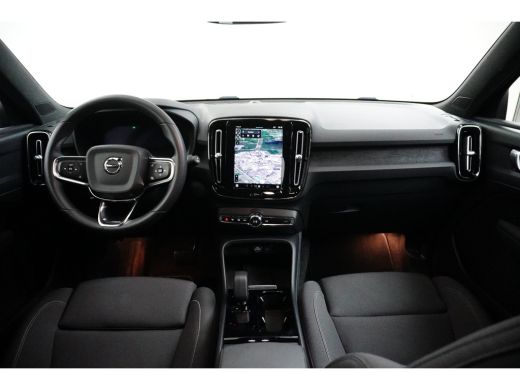 Volvo  XC40 Recharge Core 70 kWh Climate Pack: Warmtepomp | Stuur/Stoelverwarming | Getint-Glas | Camera | Ke... ActivLease financial lease