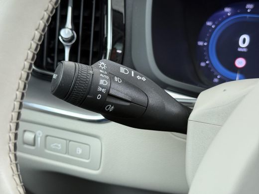 Volvo  XC60 2.0 T6 Plug-in hybrid AWD Inscription Expression VAN: 41.900,- VOOR: 37770,- UW EINDEJAARSVOORDEE... ActivLease financial lease