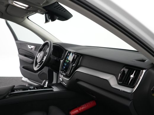 Volvo  XC60 2.0 T6 Plug-in hybrid AWD Plus Dark | Luchtvering | Panoramadak | Leder | Elek stoel | Camera ActivLease financial lease
