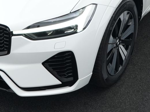 Volvo  XC60 2.0 T6 Plug-in hybrid AWD Plus Dark | Luchtvering | Panoramadak | Leder | Elek stoel | Camera ActivLease financial lease