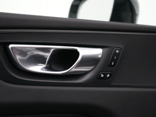 Volvo  XC60 2.0 T6 Plug-in hybrid AWD Plus Dark | Luchtvering | Panoramadak | Leder | Elek stoel | Camera ActivLease financial lease