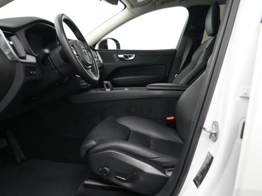 Volvo  XC60 2.0 T6 Plug-in hybrid AWD Plus Dark | Luchtvering | Panoramadak | Leder | Elek stoel | Camera ActivLease financial lease