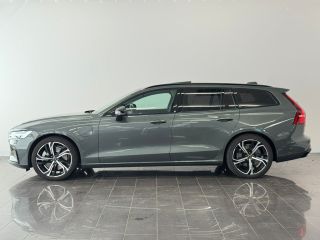 Volvo  V60 T6 Plug-in hybrid AWD Ultra Dark | Achterbank verwarmd | Airco separaat achter | Apple Carplay/An...