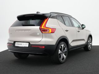 Volvo  XC40 Recharge Core 70 kWh Climate Pack: Warmtepomp | Stuur/Stoelverwarming | Getint-Glas | Camera | Ke...