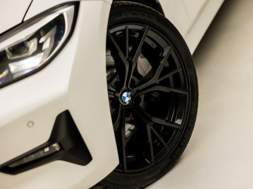 BMW 3 Serie Touring 330e High Executive Sportline 293Pk Automaat (APPLE CARPLAY, GROOT NAVI, LEDER, CAMERA, S... ActivLease financial lease
