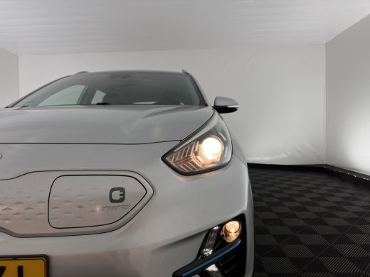 Kia e-Niro DynamicLine 64 kWh [ 3-Fase ] { SOH-100% } (INCL-BTW) Aut. *LEATHER-FABRIC | NAVI-FULLMAP | AMBIE... ActivLease financial lease