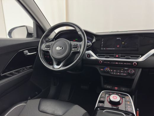 Kia e-Niro DynamicLine 64 kWh [ 3-Fase ] { SOH-100% } (INCL-BTW) Aut. *LEATHER-FABRIC | NAVI-FULLMAP | AMBIE... ActivLease financial lease
