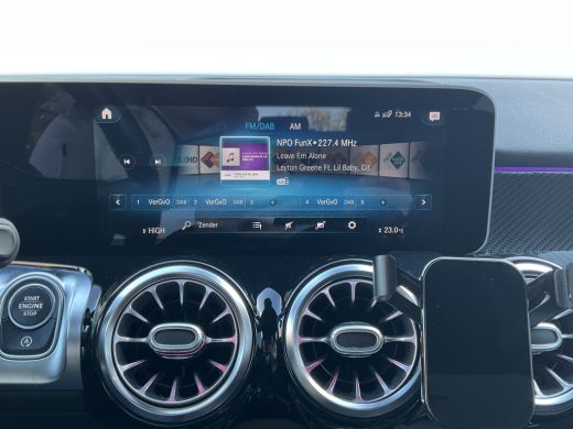 Mercedes-Benz GLB 7-Pers 200 Business Solution AMG 7p. Pano Memoryseats Trekhaak 7-Persoons ActivLease financial lease