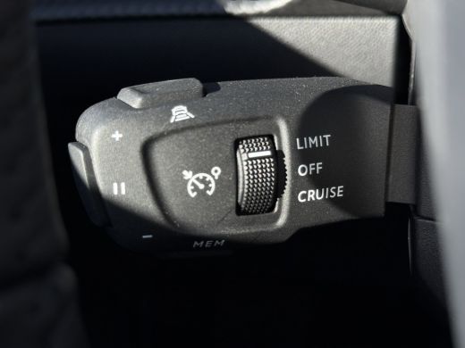 Peugeot 208 1.2 Hybrid 110 e-DCS6 Allure ActivLease financial lease