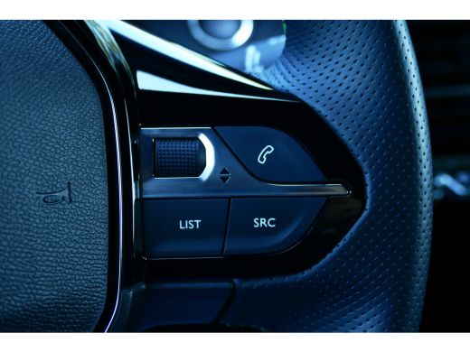 Peugeot e-2008 EV 156PK 54KWH GT AUTOMAAT / NAVI / ALCANTARA / CLIMA / PDC / 18"LMV / CAMERA / WARMTEPOMP / FULL... ActivLease financial lease