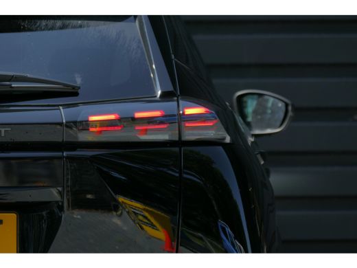 Peugeot e-2008 EV 156PK 54KWH GT AUTOMAAT / NAVI / ALCANTARA / CLIMA / PDC / 18"LMV / CAMERA / WARMTEPOMP / FULL... ActivLease financial lease