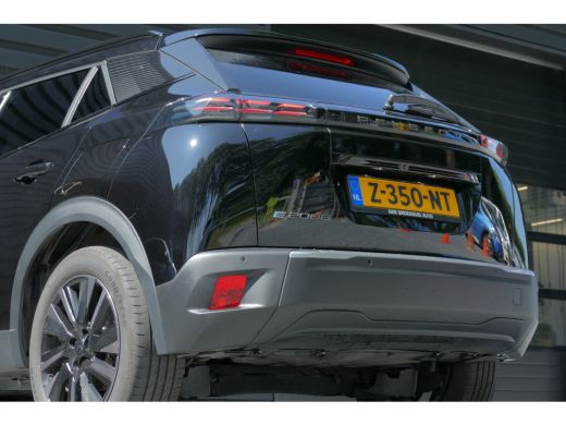 Peugeot e-2008 EV 156PK 54KWH GT AUTOMAAT / NAVI / ALCANTARA / CLIMA / PDC / 18"LMV / CAMERA / WARMTEPOMP / FULL... ActivLease financial lease