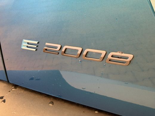 Peugeot e-2008 EV GT Avantage 54 kWh 8 Jaar Garantie | Warmtepomp | Alcantara | Adaptive Cruise | Stoelverwarmin... ActivLease financial lease