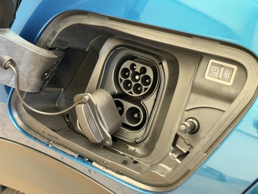 Peugeot e-2008 EV GT Avantage 54 kWh 8 Jaar Garantie | Warmtepomp | Alcantara | Adaptive Cruise | Stoelverwarmin... ActivLease financial lease