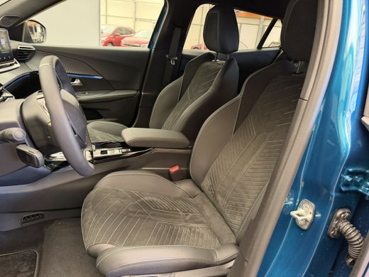 Peugeot e-2008 EV GT Avantage 54 kWh 8 Jaar Garantie | Warmtepomp | Alcantara | Adaptive Cruise | Stoelverwarmin... ActivLease financial lease