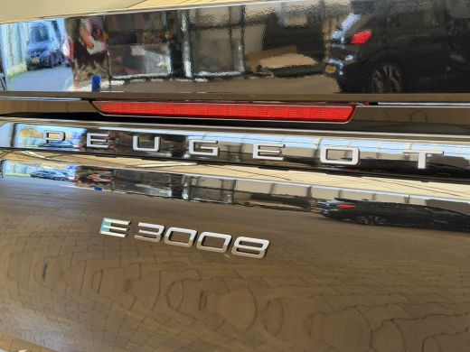 Peugeot e-3008 Allure Avantage 210 73 kWh Navigatie | Cruise | Camera | Climate | Apple Carplay/Android Auto | |... ActivLease financial lease