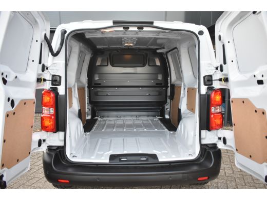 Peugeot Expert 2.0 L2H1 145pk DEMO-DEAL! | Navigatie | Achteruitrijcamera | Airco | Cruise Control | Parkeersens... ActivLease financial lease