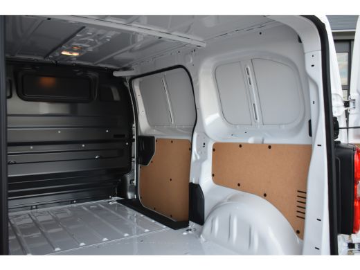 Peugeot Expert 2.0 L2H1 145pk DEMO-DEAL! | Navigatie | Achteruitrijcamera | Airco | Cruise Control | Parkeersens... ActivLease financial lease