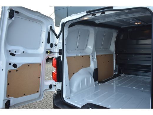 Peugeot Expert 2.0 L2H1 145pk DEMO-DEAL! | Navigatie | Achteruitrijcamera | Airco | Cruise Control | Parkeersens... ActivLease financial lease