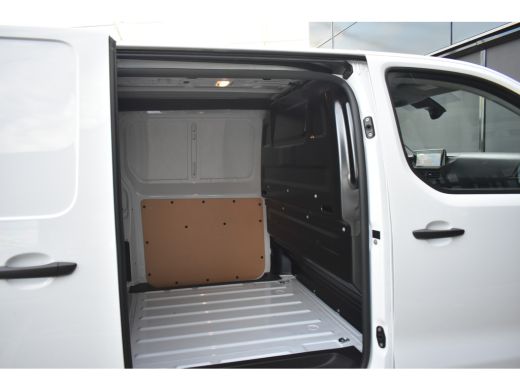 Peugeot Expert 2.0 L2H1 145pk DEMO-DEAL! | Navigatie | Achteruitrijcamera | Airco | Cruise Control | Parkeersens... ActivLease financial lease