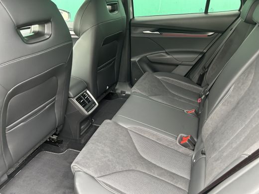 Skoda Elroq 85 Sportline | 17% Bijtelling | Business Upgrade pakket - Plus ActivLease financial lease