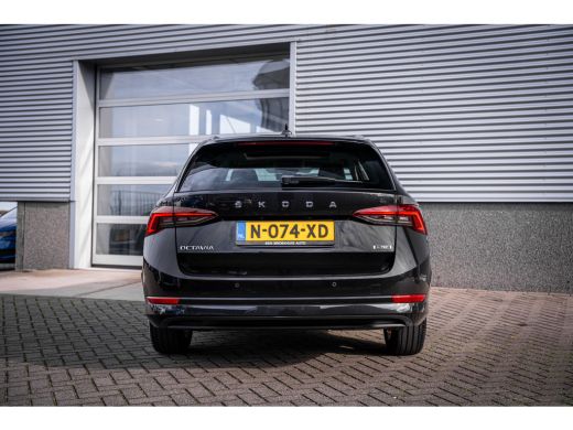 Skoda Octavia Combi 1.0 e-TSI Business Edition Plus | Elektrisch glazen panorama-dak | Trekhaak uitklapbaar | V... ActivLease financial lease