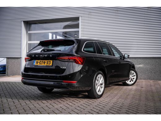 Skoda Octavia Combi 1.0 e-TSI Business Edition Plus | Elektrisch glazen panorama-dak | Trekhaak uitklapbaar | V... ActivLease financial lease